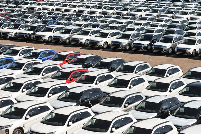China Surpasses Japan in Export of Automobiles